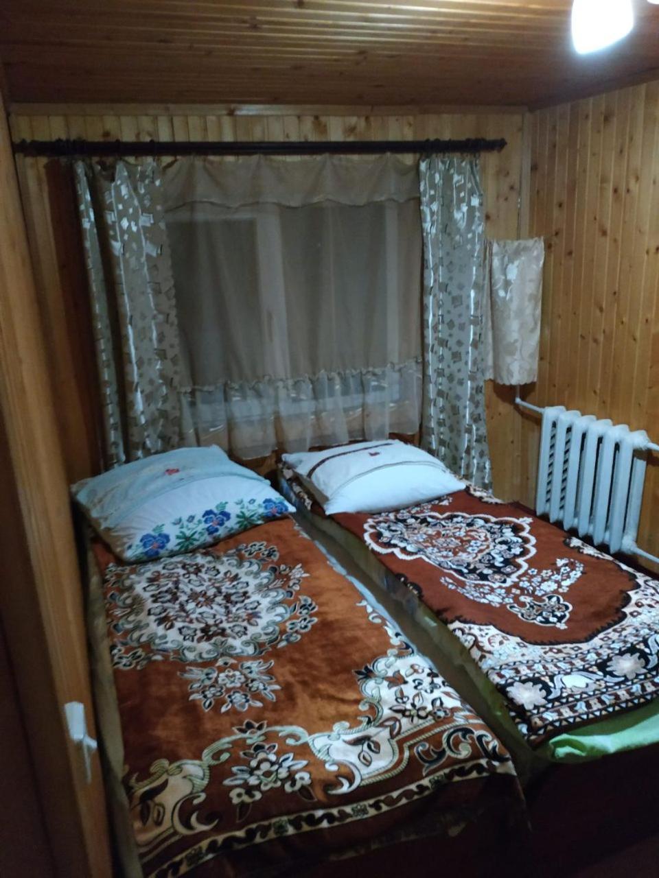 Hotel U Daryny à Yablunytsya Extérieur photo