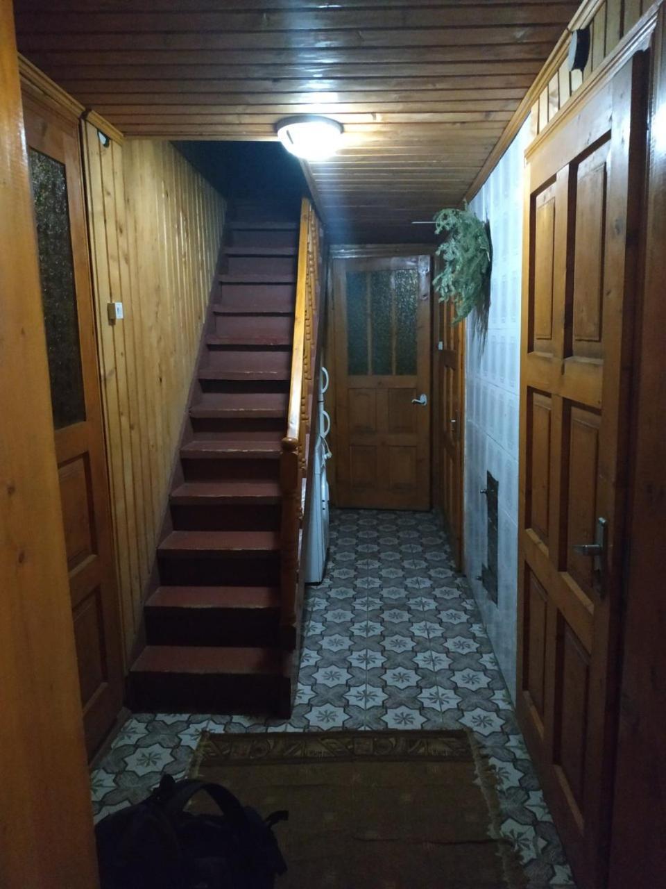 Hotel U Daryny à Yablunytsya Extérieur photo